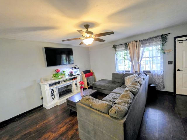 108 Arnold St, Centerville, TN 37033
