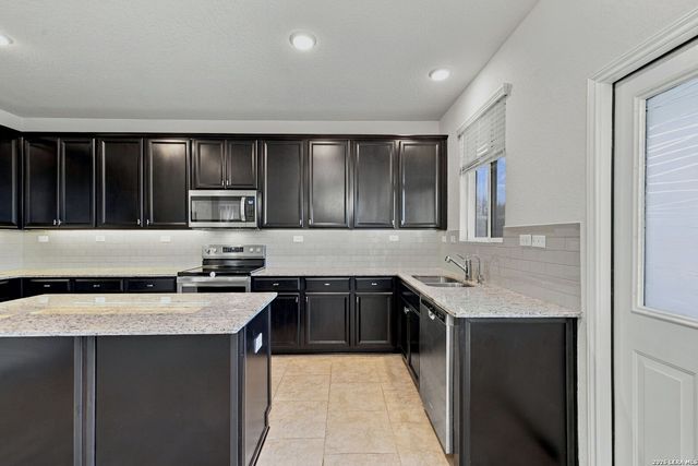 7314 CHAMPION CRK, San Antonio, TX 78252