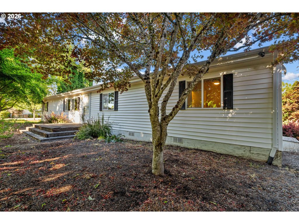 Image 1 of property listing at 1422 Sw WESTVALE St 102, Mc Minnville, OR 97128