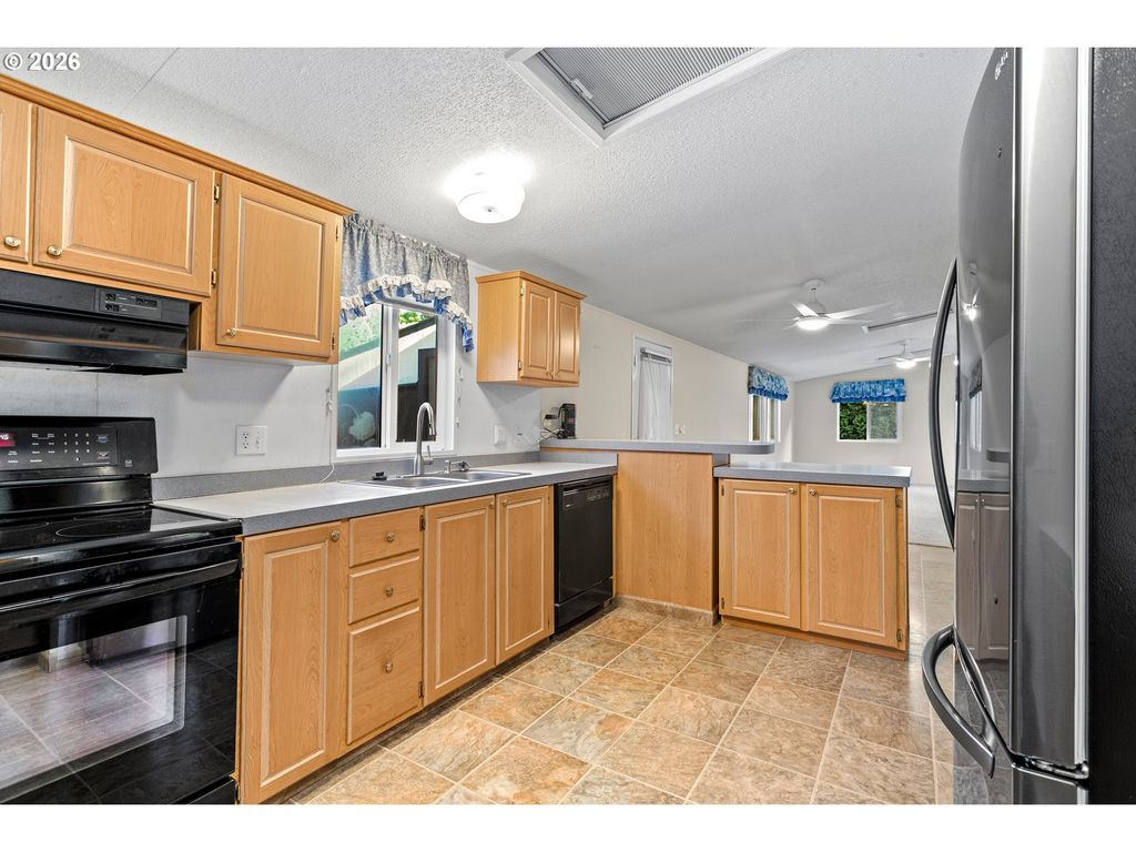 Image 11 of property listing at 1422 Sw WESTVALE St 102, Mc Minnville, OR 97128