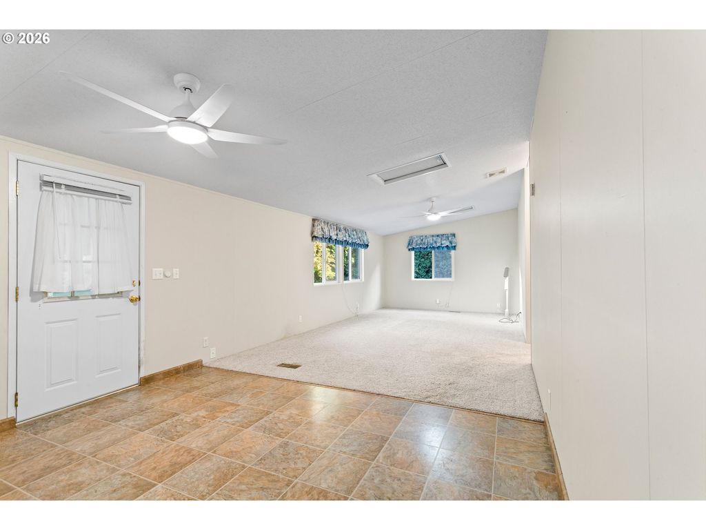 Image 14 of property listing at 1422 Sw WESTVALE St 102, Mc Minnville, OR 97128