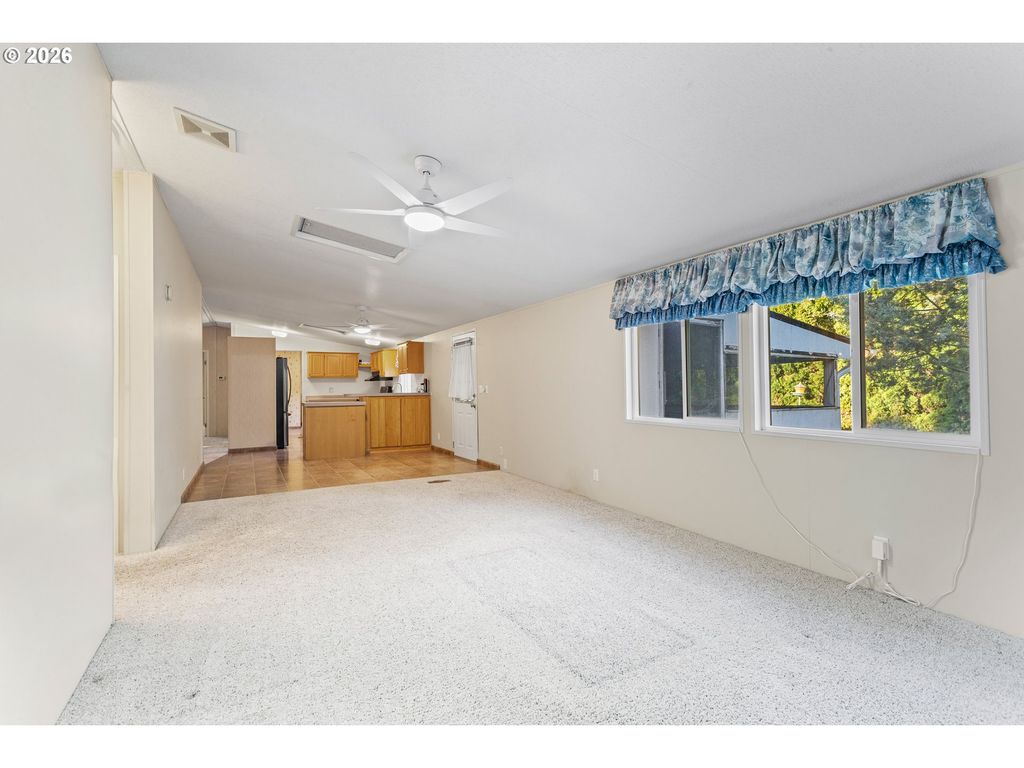 Image 17 of property listing at 1422 Sw WESTVALE St 102, Mc Minnville, OR 97128