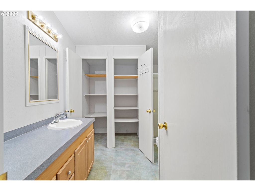 Image 22 of property listing at 1422 Sw WESTVALE St 102, Mc Minnville, OR 97128