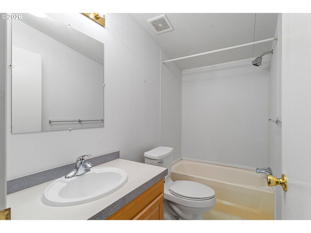 Image 28 of property listing at 1422 Sw WESTVALE St 102, Mc Minnville, OR 97128