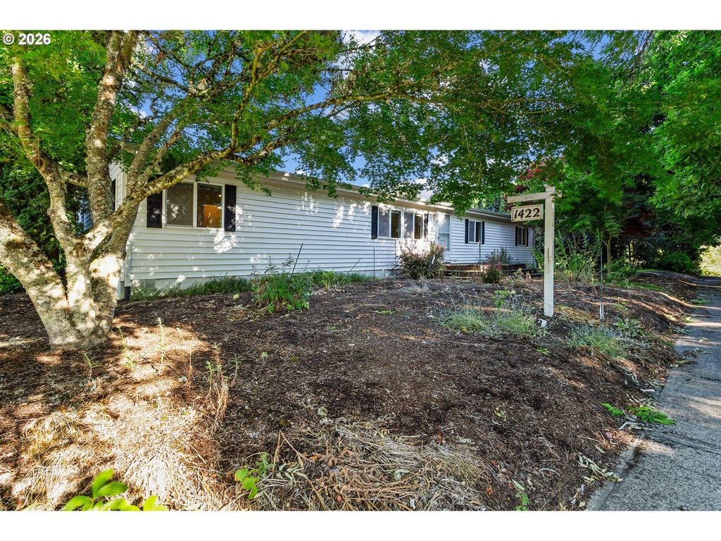 Image 3 of property listing at 1422 Sw WESTVALE St 102, Mc Minnville, OR 97128
