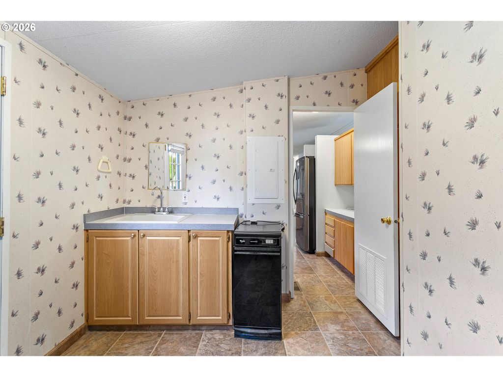 Image 30 of property listing at 1422 Sw WESTVALE St 102, Mc Minnville, OR 97128