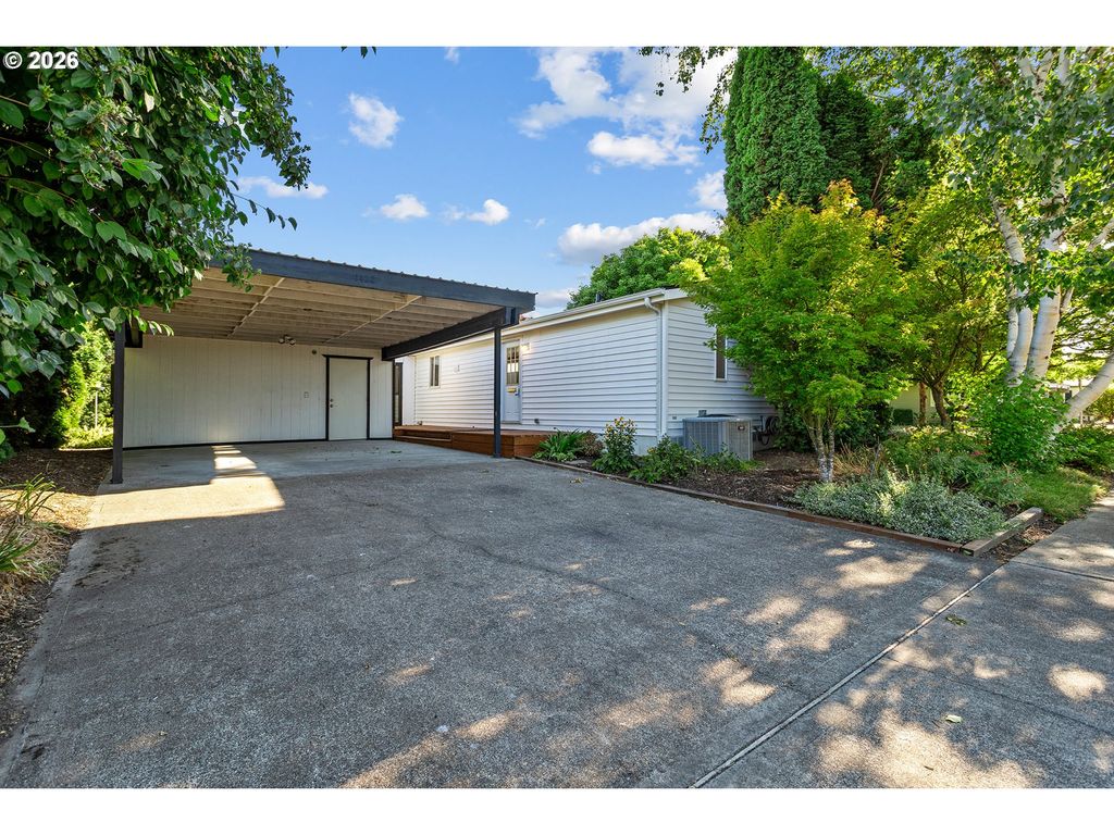 Image 33 of property listing at 1422 Sw WESTVALE St 102, Mc Minnville, OR 97128