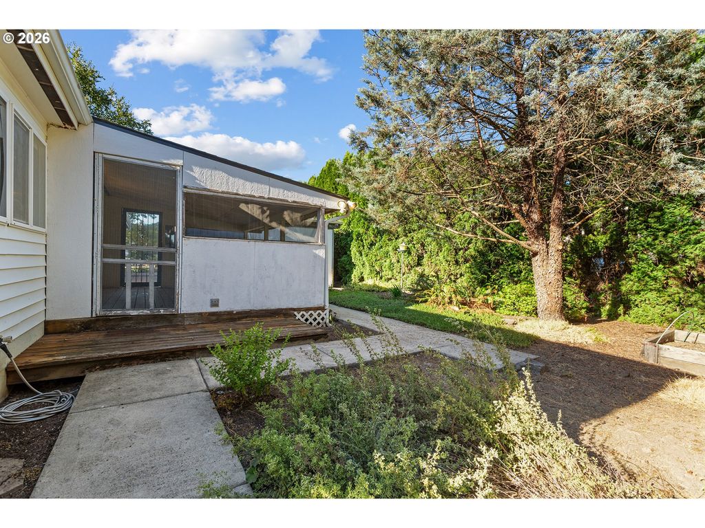 Image 37 of property listing at 1422 Sw WESTVALE St 102, Mc Minnville, OR 97128