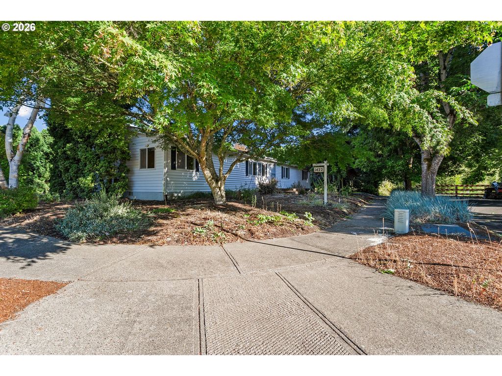 Image 4 of property listing at 1422 Sw WESTVALE St 102, Mc Minnville, OR 97128