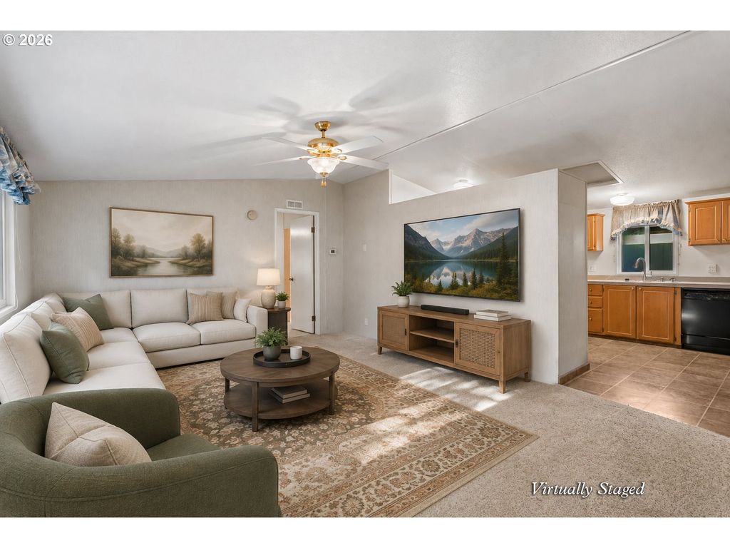 Image 5 of property listing at 1422 Sw WESTVALE St 102, Mc Minnville, OR 97128