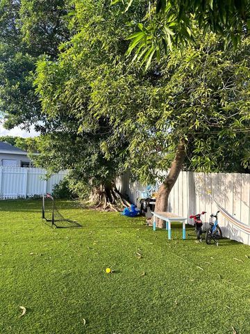 216 NW 9th Street, Hallandale Beach, FL 33009