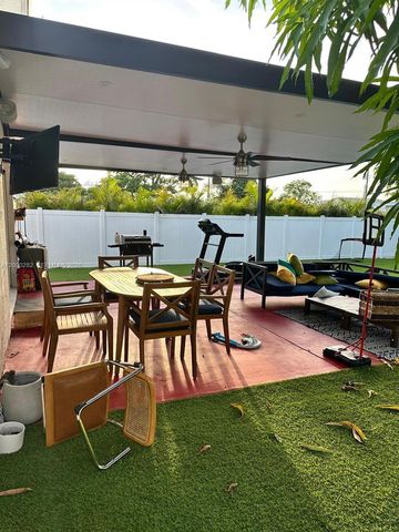 216 NW 9th Street, Hallandale Beach, FL 33009