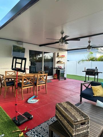 216 NW 9th Street, Hallandale Beach, FL 33009