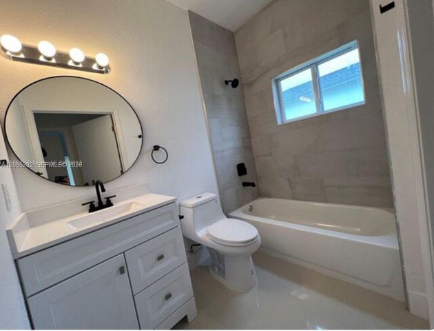 216 NW 9th Street, Hallandale Beach, FL 33009