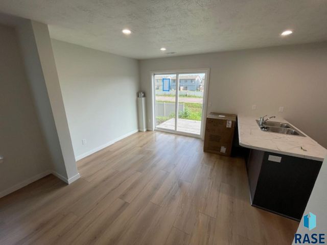 9624 W Tunis Dr, Sioux Falls, SD 57106