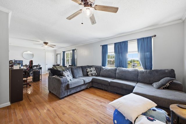 1835 S Prairie Circle, Hixson, TN 37343