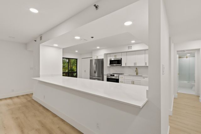 500 OCEAN TRAIL Way 111, Jupiter, FL 33477