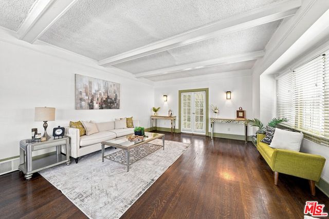 1726 6th Avenue, Los Angeles, CA 90019