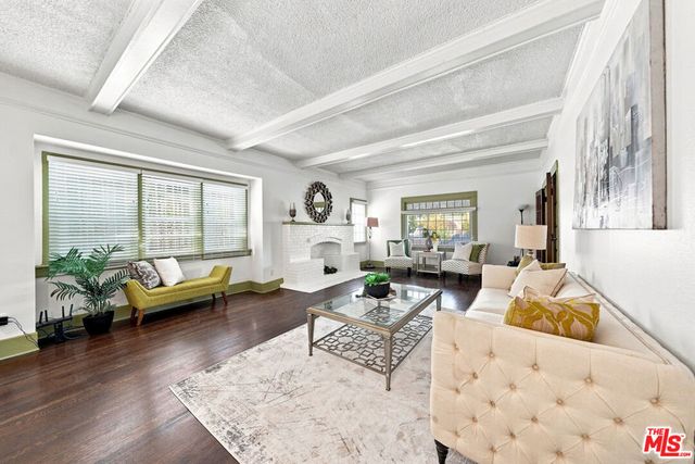 1726 6th Avenue, Los Angeles, CA 90019