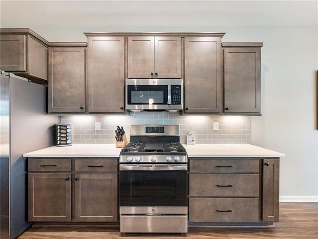 627 Michigan Circle, Hoschton, GA 30548
