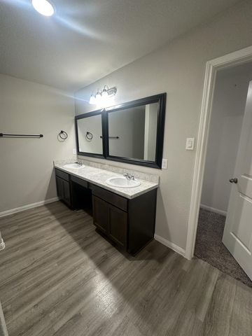 2146 10th, Hempstead, TX 77445