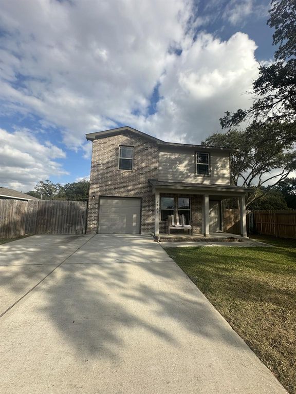 2146 10th, Hempstead, TX 77445