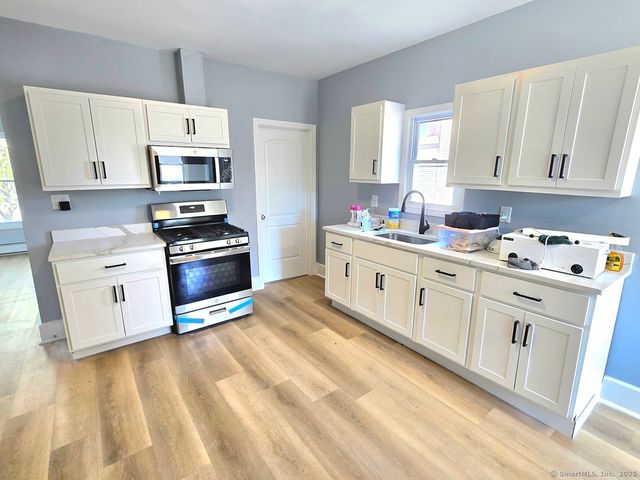 11 Dwight Court, New Britain, CT 06051