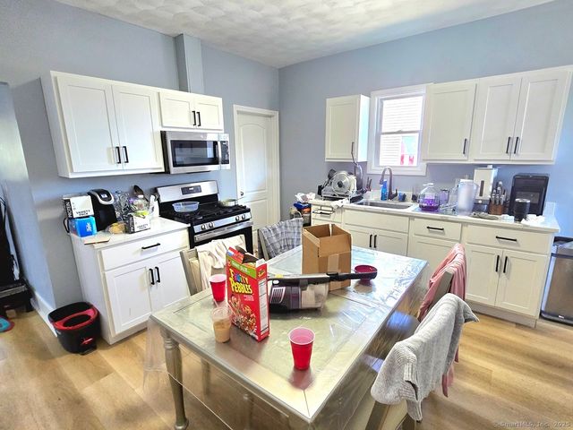 11 Dwight Court, New Britain, CT 06051