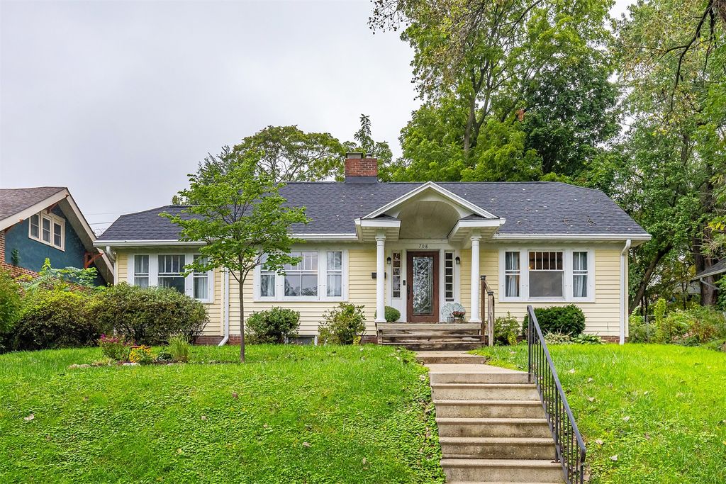 708 34th Street, Des Moines, IA 50312
