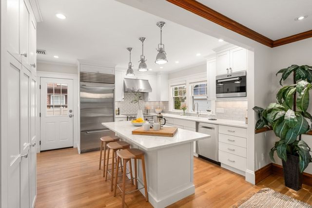 33 Longfellow Road, Melrose, MA 02176
