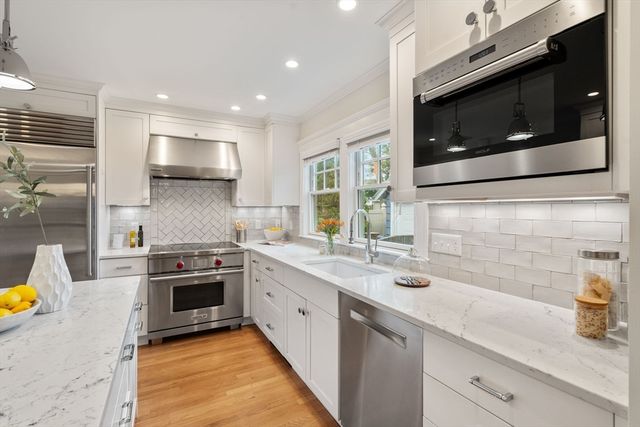 33 Longfellow Road, Melrose, MA 02176