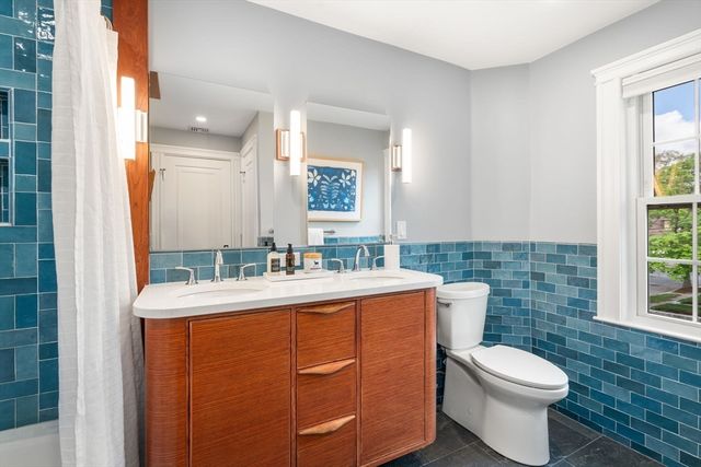 33 Longfellow Road, Melrose, MA 02176