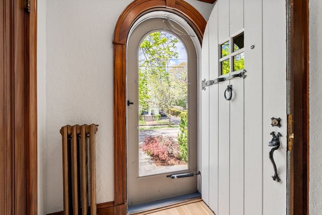 33 Longfellow Road, Melrose, MA 02176
