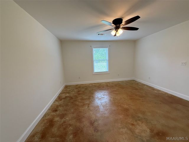215 Indian Lane, Tallassee, AL 36078
