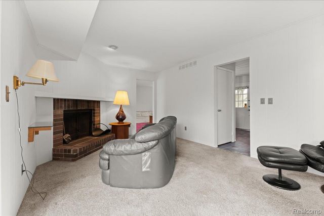 5634 Stratford Drive, West Bloomfield Charter Township, MI 48322