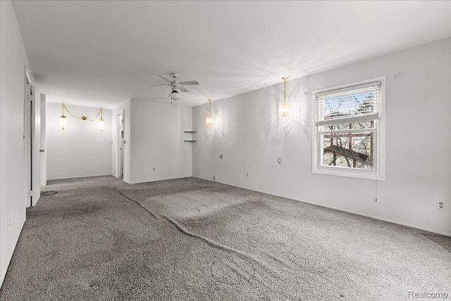 5634 Stratford Drive, West Bloomfield Charter Township, MI 48322