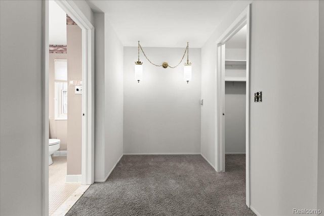 5634 Stratford Drive, West Bloomfield Charter Township, MI 48322