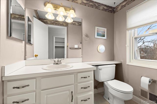 5634 Stratford Drive, West Bloomfield Charter Township, MI 48322