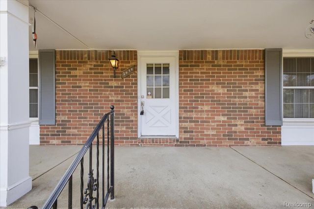 5634 Stratford Drive, West Bloomfield Charter Township, MI 48322