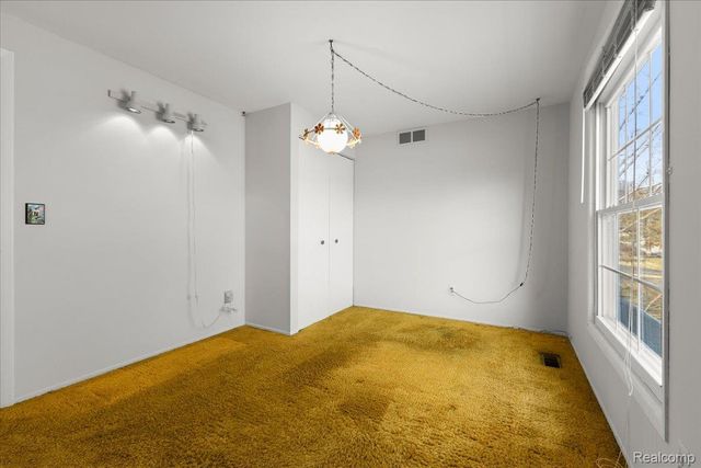 5634 Stratford Drive, West Bloomfield Charter Township, MI 48322