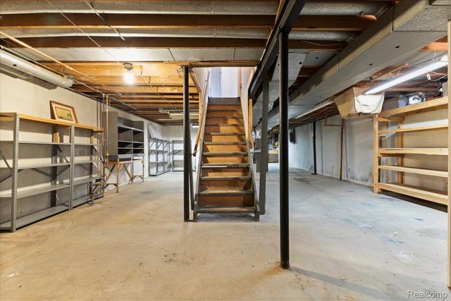 5634 Stratford Drive, West Bloomfield Charter Township, MI 48322