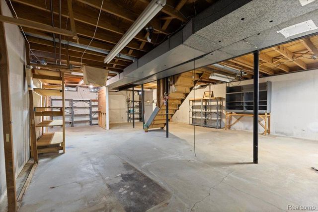 5634 Stratford Drive, West Bloomfield Charter Township, MI 48322