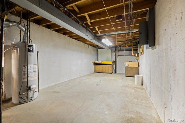 5634 Stratford Drive, West Bloomfield Charter Township, MI 48322