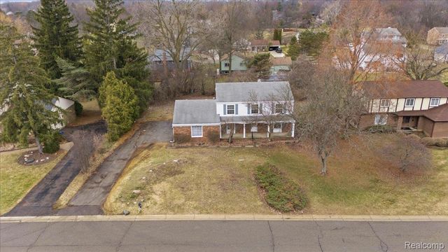 5634 Stratford Drive, West Bloomfield Charter Township, MI 48322
