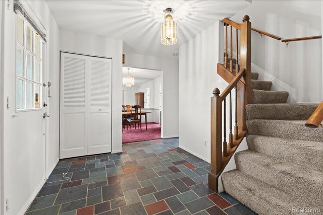 5634 Stratford Drive, West Bloomfield Charter Township, MI 48322