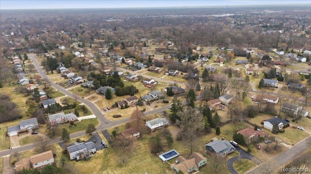 5634 Stratford Drive, West Bloomfield Charter Township, MI 48322