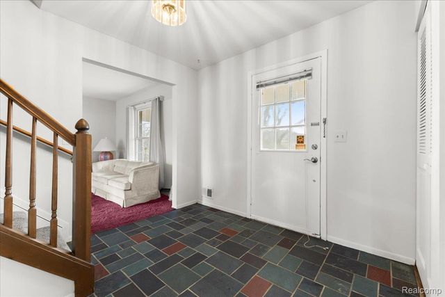 5634 Stratford Drive, West Bloomfield Charter Township, MI 48322