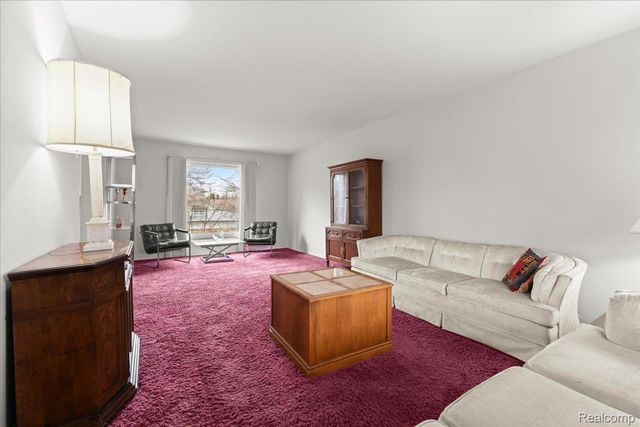 5634 Stratford Drive, West Bloomfield Charter Township, MI 48322