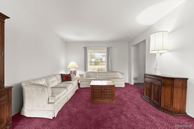 5634 Stratford Drive, West Bloomfield Charter Township, MI 48322