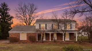 5634 Stratford Drive, West Bloomfield Charter Township, MI 48322